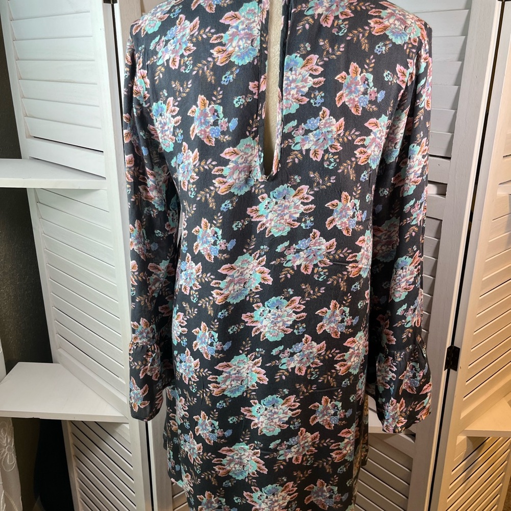 VOLCOM DRESS - Picture 2 of 11